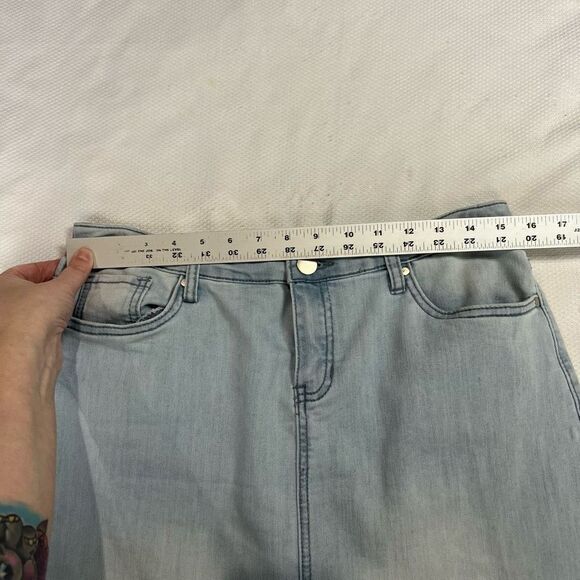 Christopher & Banks Denim Light‎ Wash Floral Embroidery Jean Midi Skirt - Picture 7 of 8